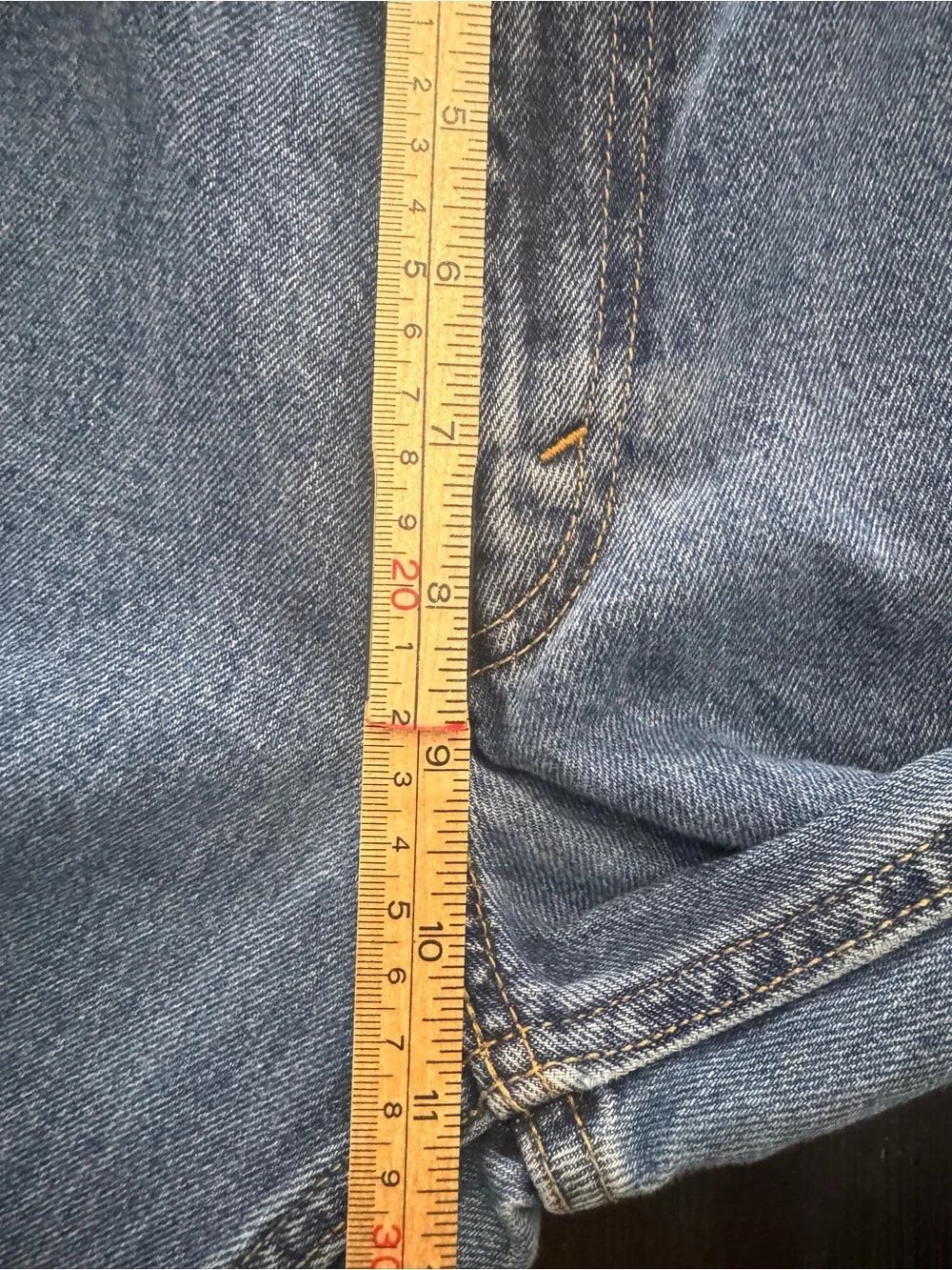 Levis 550 Relaxed Fit Tapered Leg Medium Wash Blue Denim Jeans Mens 34x32